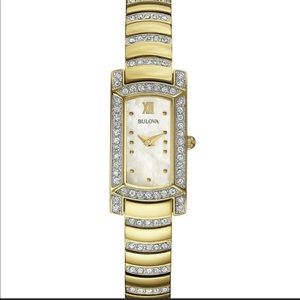 📛Bulova Crystals gold watch